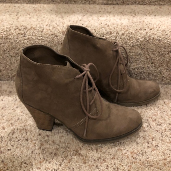 MIA Shawna Lace Up Bootie - Picture 2 of 7